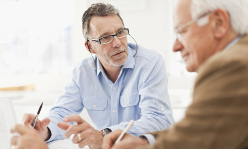 Besprechen sie mit einem Berater Ihre Treppenlift Finanzierung. Unverbindliche Beratung zur Treppenlift-Finanzierung